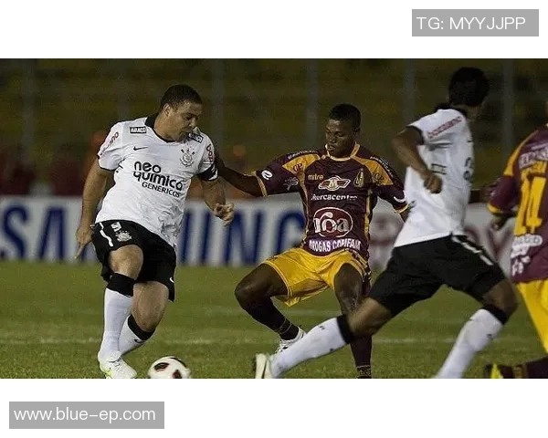 西翁大学与巴勒斯坦的精彩对决揭示足球战术与团队精神的较量